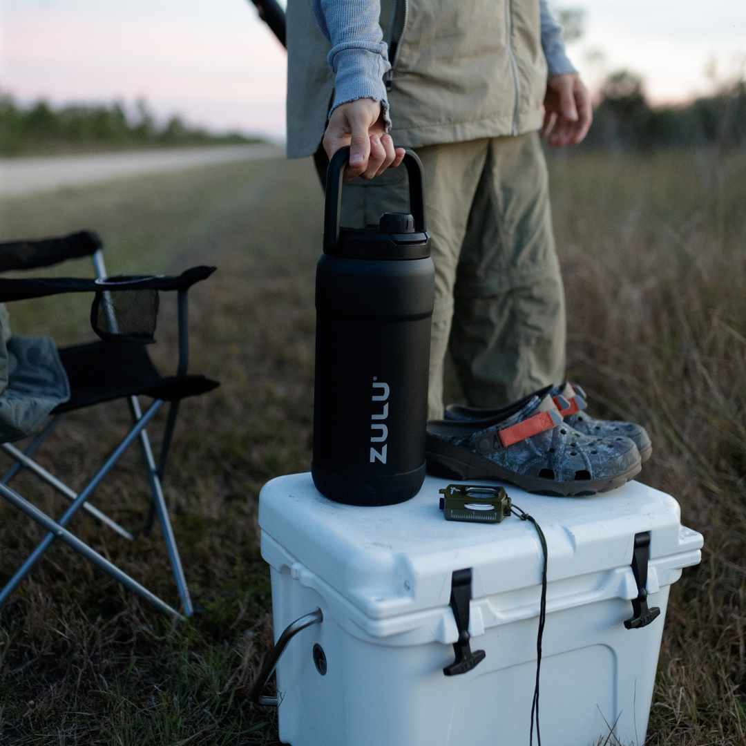 goals-mammoth-101oz-stainless-steel-bottle-w7 GoalsMammothBlackLifestyle.png