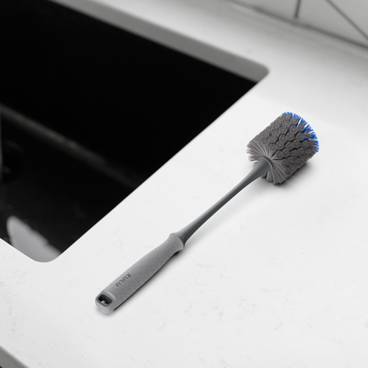 bottle-and-straw-cleaning-brush-set-y9 ZuluBottle_StrawBrush_BySink.png